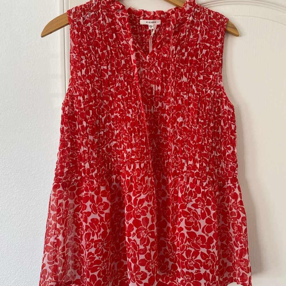 Sleeveless blouse
